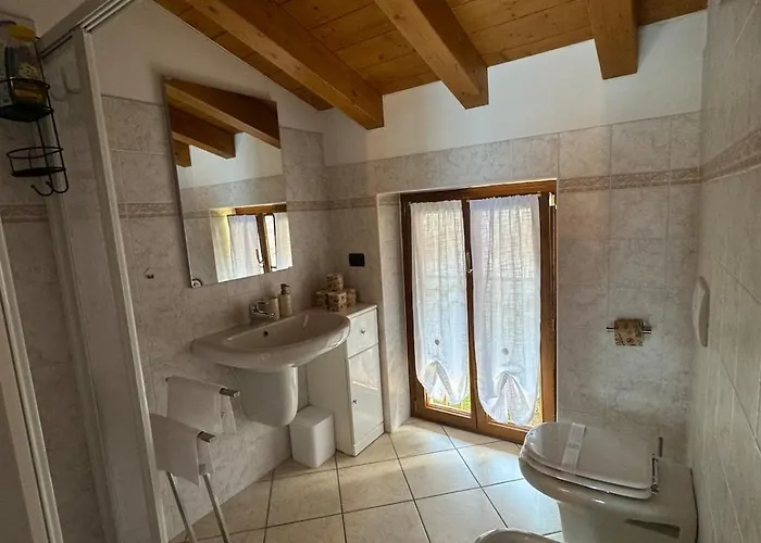 Adele House * בלאנו